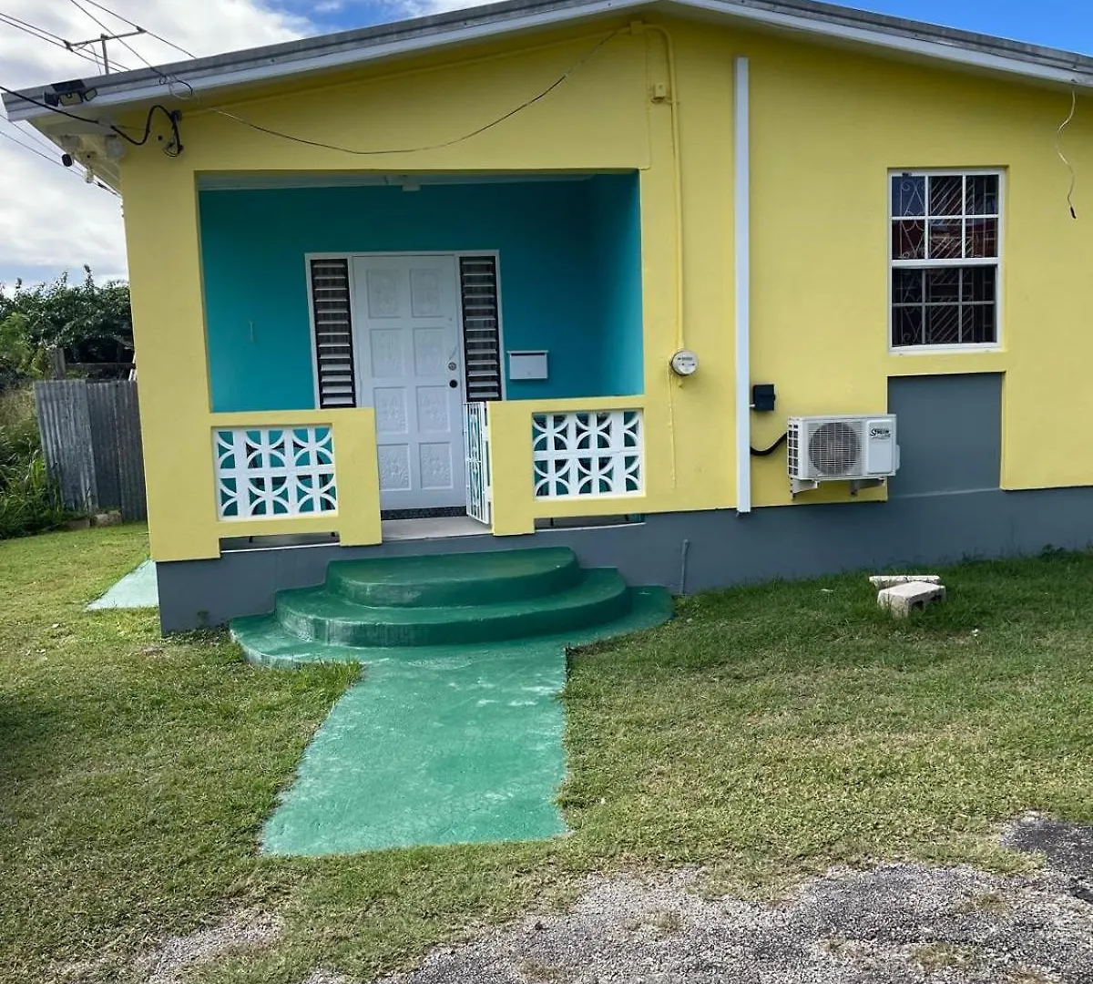 Sasha\'S Holiday Home Oistins Barbados contacts